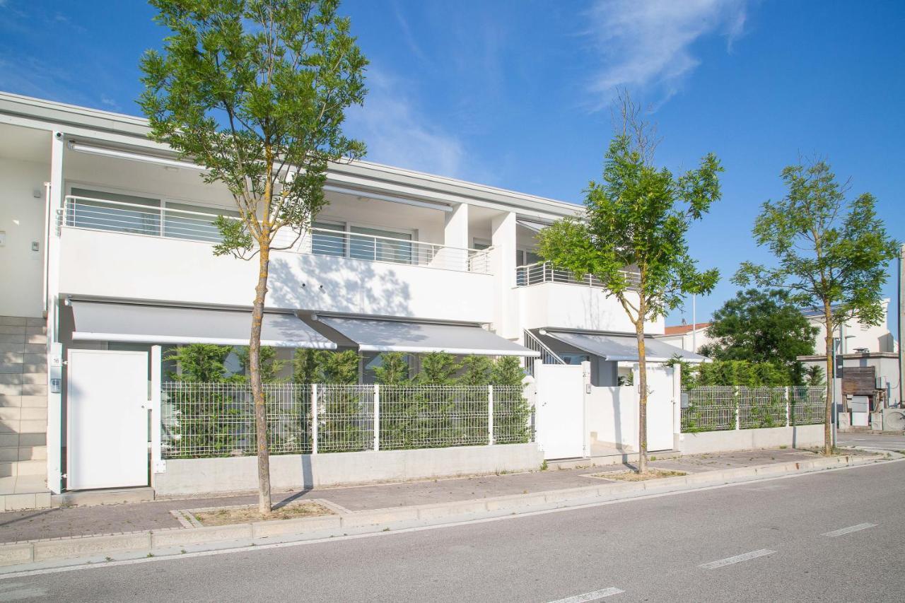 Aparthotel Marina Ponente Lido di Jesolo Exterior foto